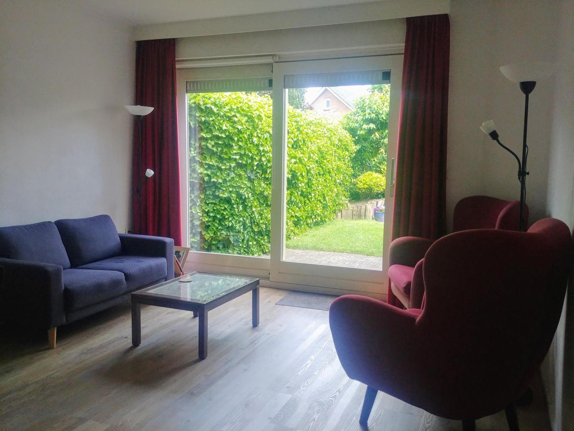 Apartment Ruim En Huiselijk Met Eigen Tuin, Compleet Uitgerust, Dichtbij
